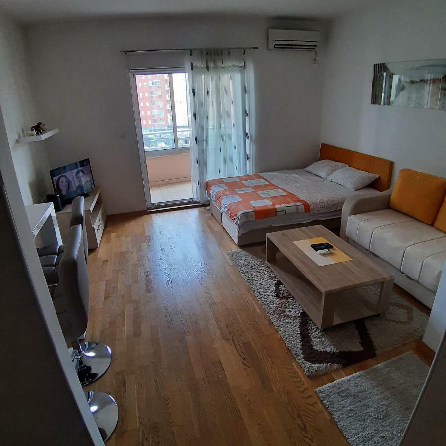 City Kvart Na Dan Podgorica Exterior photo